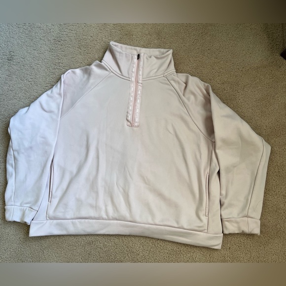 Nike Sweaters - Nike sweatshirt